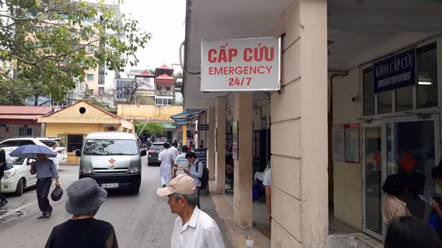 Nhiều nạn nhân sốc thuốc đêm 16 tháng 9 tại Lễ hội âm nhạc ở Hồ Tây được đưa về cấp cứu gấp tại Bệnh viện E Hà Nội.