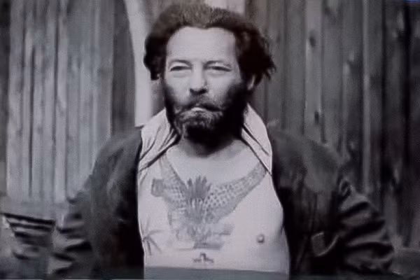 Vaisman có biệt danh Venya Zhitomirsky trong giới trộm cắp. Vaisman có biệt danh Venya Zhitomirsky trong giới trộm cắp.