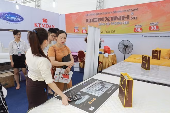 Tại hội chợ, các cư dân sẽ có cơ hội được mua các mặt hàng gia dụng, phòng bếp, phòng ngủ... với mức ưu đãi lên tới 49%.