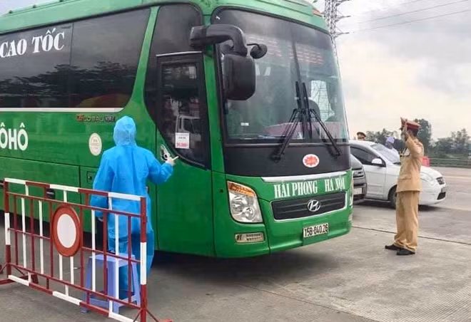 Hoạt động vận tải liên tỉnh bị tạm dừng để ngăn ngừa lây lan dịch bệnh.