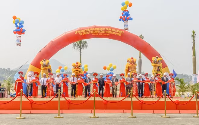 Các đại biểu tham dự lễ khánh thành Khu công nghệ thông tin tập trung Đà Nẵng (Danang IT Park) giai đoạn 1.