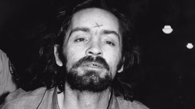 Tên sát nhân Charles Manson.
