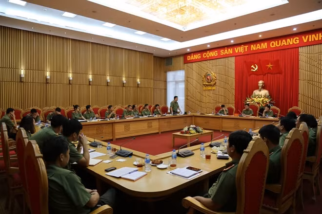 Quang cảnh buổi làm việc