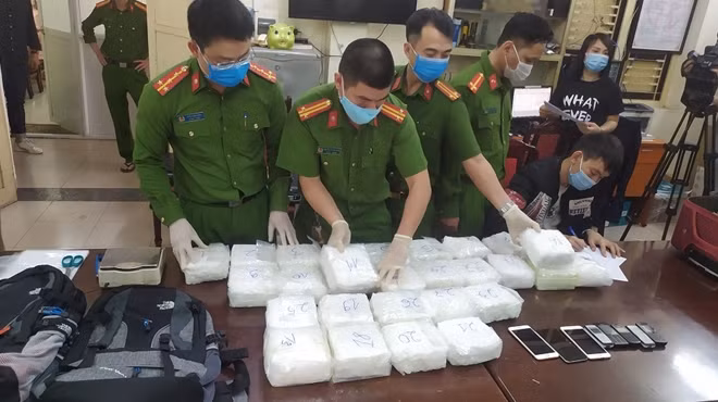 Các đơn vị kiểm đếm số ma tuý thu giữ .