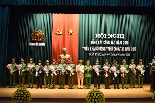15 cá nhân tiêu biểu trong phong trào thi đua Vì ANTQ của Công an tỉnh Ninh Bình