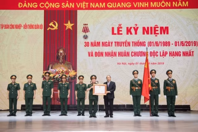 Thủ tướng Chính phủ Nguyễn Xuân Phúc đã đến tham dự và trao Huân chương Độc lập hạng Nhất cho Tập đoàn Công nghiệp - Viễn thông Quân đội. Thủ tướng Chính phủ Nguyễn Xuân Phúc đã đến tham dự và trao Huân chương Độc lập hạng Nhất cho Tập đoàn Công nghiệp - Viễn thông Quân đội.
