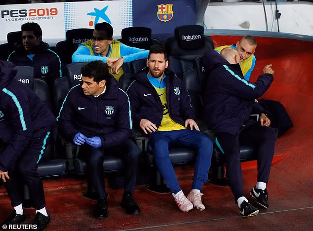 Tiền đạo Argentina vào sân từ ghế dự bị