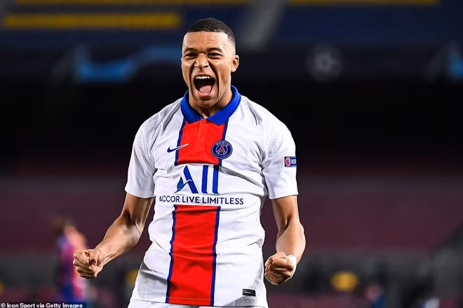 Cú hat trick biến Mbappe thành cầu thủ thứ 3 lập hat-trick Champions League vào lưới Barca, sau Faustino Asprilla cho Newcastle và Andriy Shevchenko cho Dynamo Kyiv.