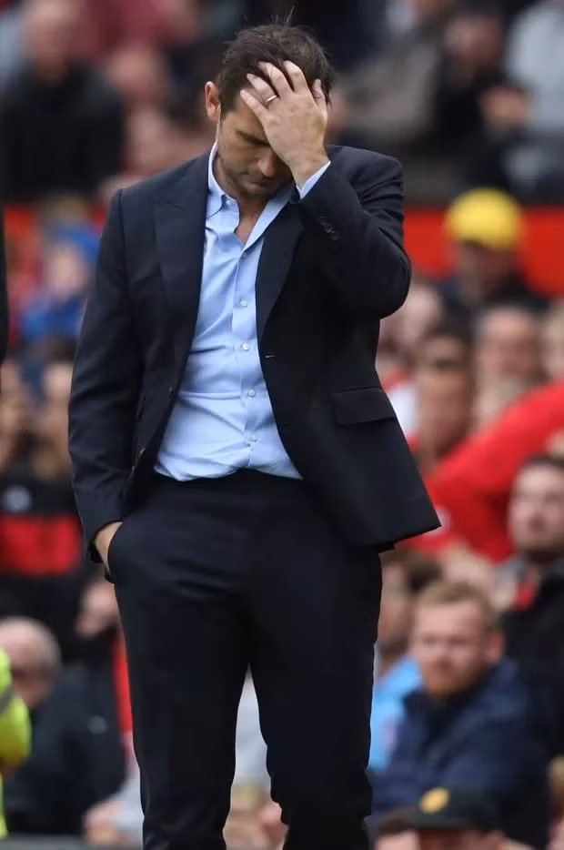 Dù có một mùa hè không đến nỗi tệ cùng Chelsea nhưng trận thua đậm ngay đầu mùa giải mới cho thấy HLV Frank Lampard còn rất nhiều việc phải làm. Ảnh: The Sun.