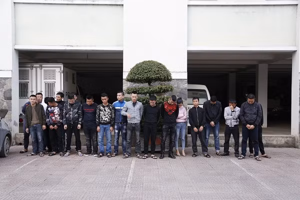Các đối tượng tại cơ quan Công an.