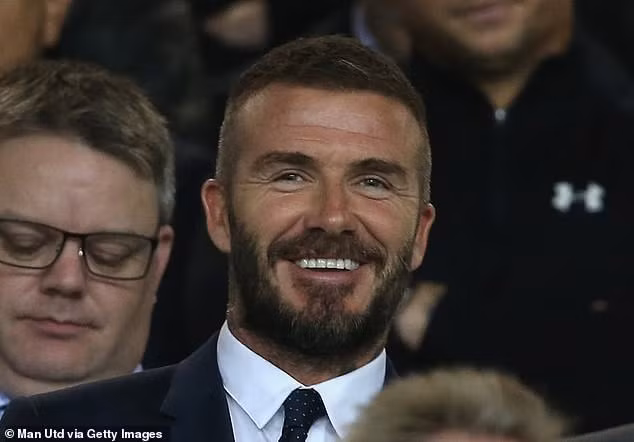 Cựu ngôi sao bóng đá David Beckham có mặt trên khán đài trong trận đấu.