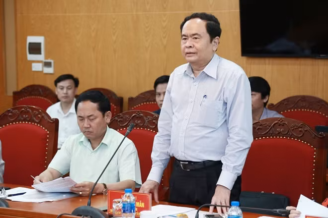 Đồng chí Trần Thanh Mẫn, Trưởng Đoàn kiểm tra phát biểu chỉ đạo tại buổi làm việc