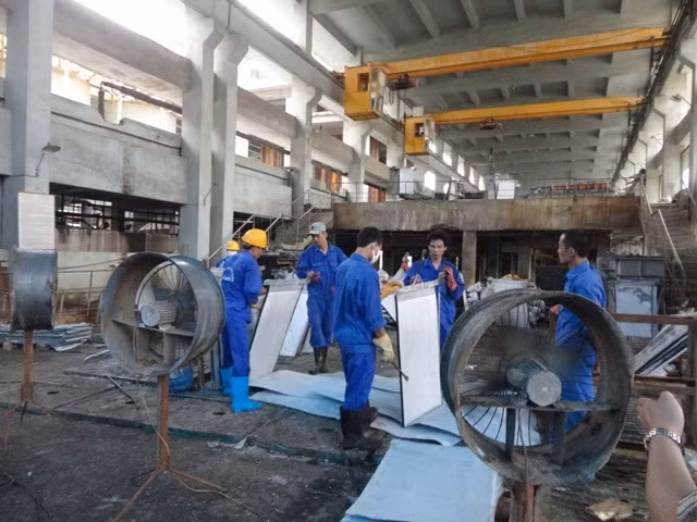 Kiểm tra, nâng cấp các trạm biến áp trước mùa nắng nóng. Kiểm tra, nâng cấp các trạm biến áp trước mùa nắng nóng.