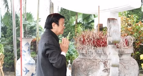 Trao máy tính bảng, xe đạp cho học sinh khó khăn trong ngày khánh thành trường Thiên Hộ&nbsp;Dương ảnh 8