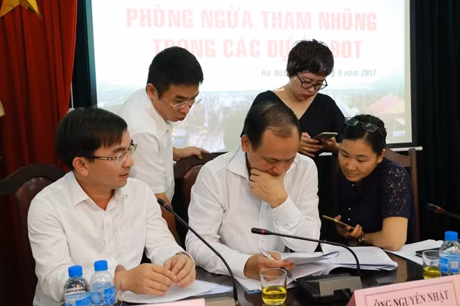Các vị khách mời tại buổi tọa đàm.