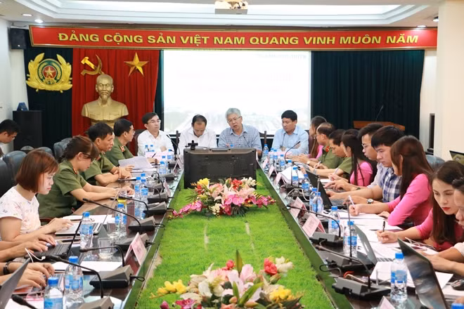 Toàn cảnh buổi tọa đàm.