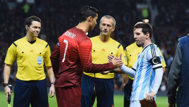 Ronaldo và Messi là hai ngôi sao có giá trị cao hàng đầu trên thị trường chuyển nhượng hiện nay.