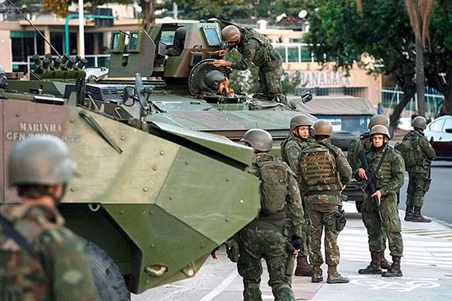 Brazil điều quân đội trấn áp tội phạm có tổ chức.