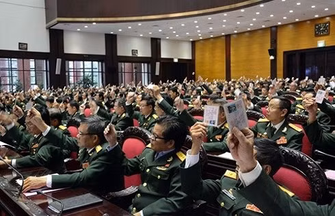 Các đại biểu biểu quyết công nhận kết quả bầu cử Ban chấp hành khóa VI nhiệm kỳ 2017-2022