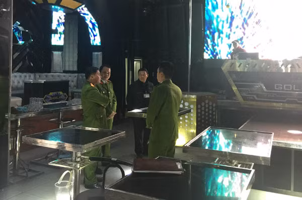 Đoàn kiểm tra liên ngành Lạng Sơn tiến hành tổng kiểm tra công tác PCCC tại các quán karaoke, quán bar, nhà hàng trên địa bàn.