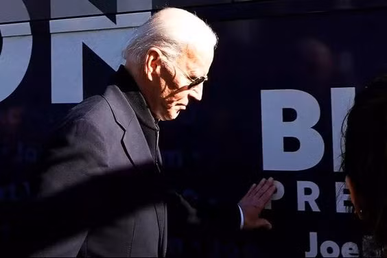 Joe Biden luôn đứng đầu trong các cuộc thăm dò trước đó nhưng cuộc bầu cử sơ bộ đầu tiên tại Iowa, ông chỉ giành được 15,85% số phiếu.