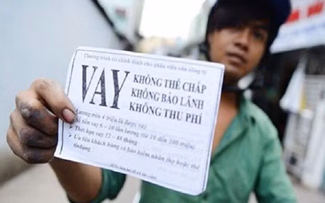 Bẫy cho vay lãi nặng luôn trực chờ người vay.