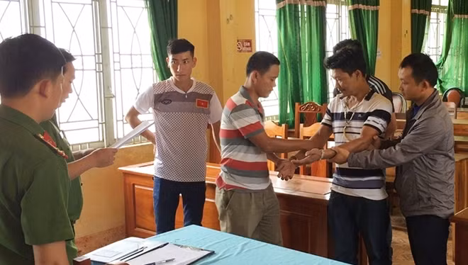Nghi phạm Trần Văn Cường bị cơ quan công an bắt giữ. Ảnh: Hồng Thuận