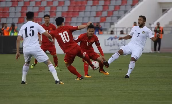 Việt Nam chơi hay trong trận đấu này với nhiều vị trị nòng cốt từ đội tuyển U23. Ảnh: VNE.