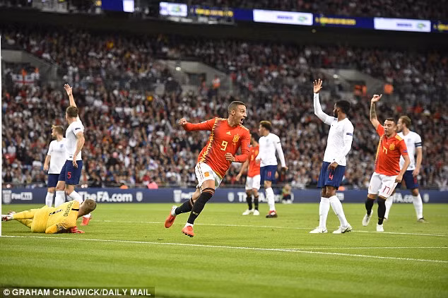 Đội tuyển Tây Ban Nha có màn lội ngược dòng tại Wembley. Đội tuyển Tây Ban Nha có màn lội ngược dòng tại Wembley.