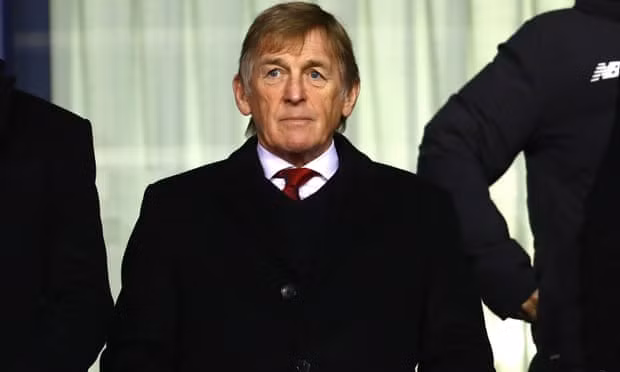 Huyền thoại Kenny Dalglish cũng dương tính với COVID-19. Ảnh: BPI.