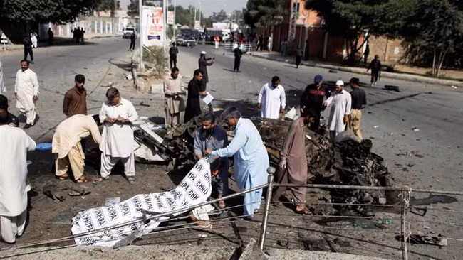 Đánh bom nhằm vào cảnh sát tại Parkistan.