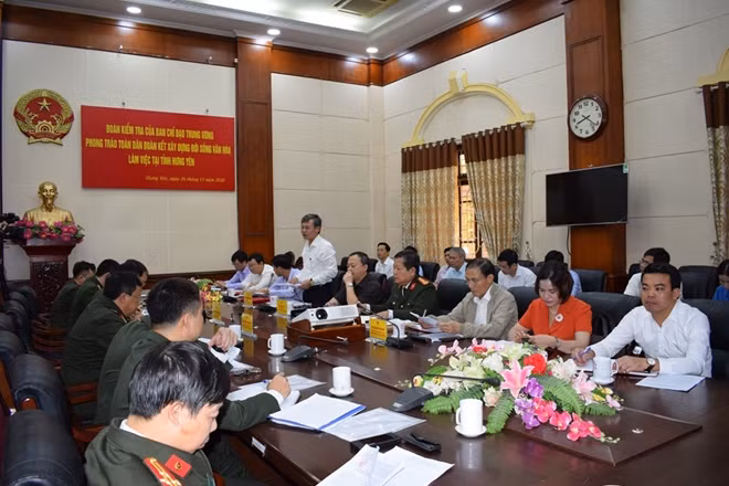 Toàn cảnh buổi làm việc.