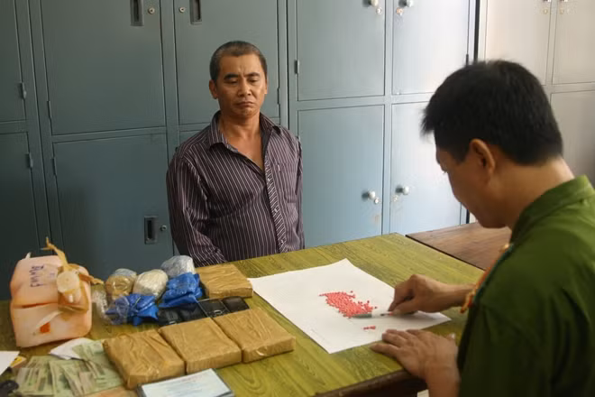 Đối tượng mua bán ma túy liên tỉnh với số lượng lớn.