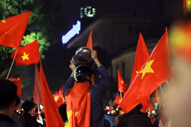 Nồi xong, mâm, chậu...