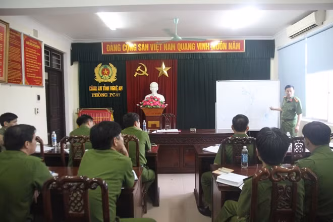 Họp Ban chuyên án