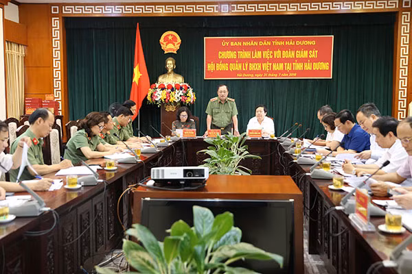 Thứ trưởng Nguyễn Văn Thành phát biểu tại buổi làm việc.