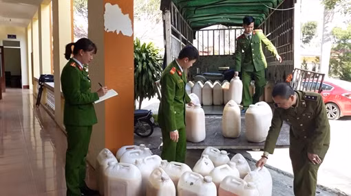 Phát hiện xưởng sản xuất trái phép, thu hơn 3 tấn mỡ động vật ảnh 4
