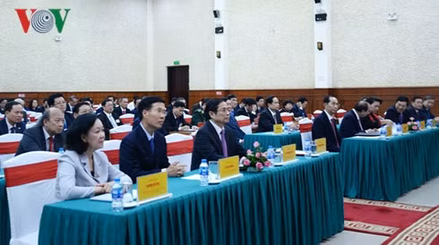 Các Ủy viên Bộ Chính trị, Ủy viên Trung ương Đảng tại lễ khai mạc.