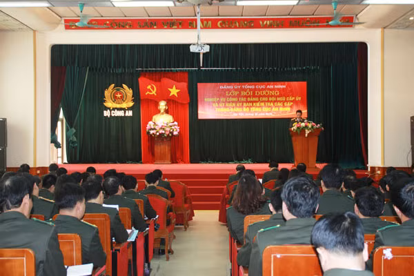 Quang cảnh lớp bồi dưỡng .