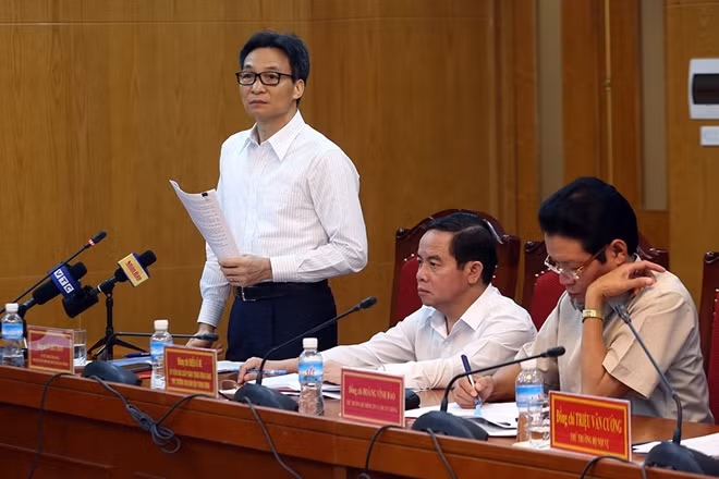 Phó Thủ tướng Vũ Đức Đam khẳng định dân chủ cơ sở thì đầu tiên phải thực hiện ở các cấp chính quyền. Ảnh: VGP/Đình Nam