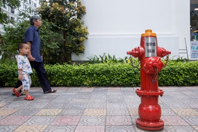 Trụ tiếp nước chữa cháy được đảm bảo mật độ 150m/cột trong khu đô thị Times City.