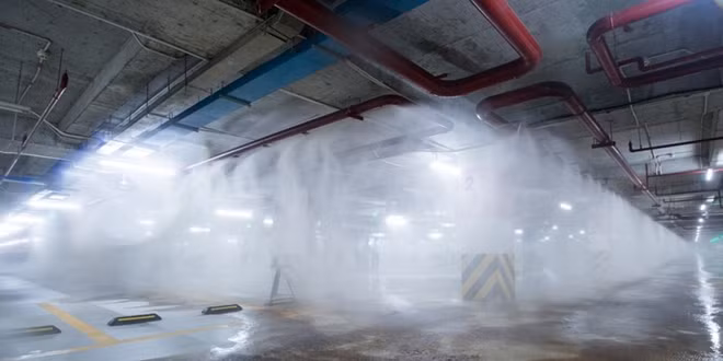 Hệ thống màng ngăn cháy Drencher tạo “màn mưa” bao trọn khu vực đám cháy.