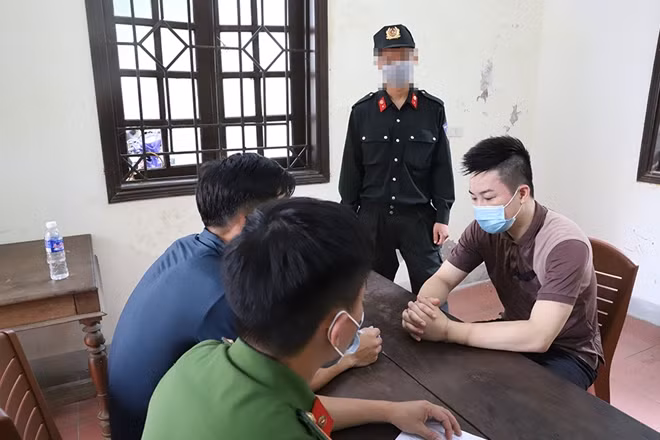 Đối tượng Giang tại cơ quan Công an.