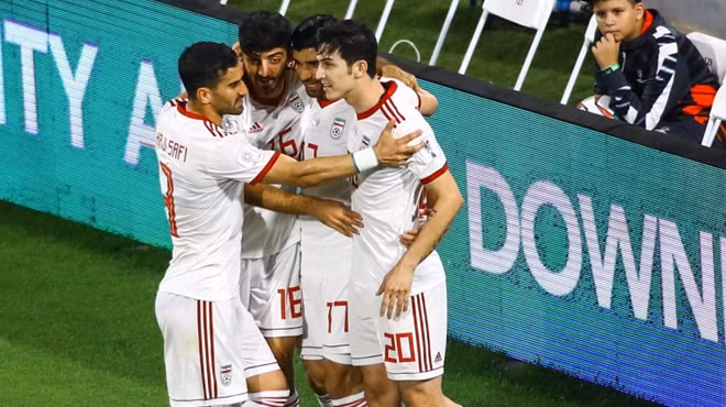 Niềm vui của các cầu thủ Iran sau khi mở tỷ số. Ảnh: AFC.
