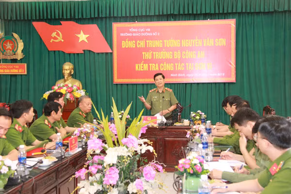 Thứ trưởng Nguyễn Văn Sơn phát biểu chỉ đạo tại buổi làm việc