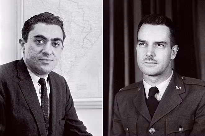 Ông Richard Goodwin (trái) và Giám đốc CIA Edward Lansdale. Ảnh nguồn: Bettmann / Getty Images; AP / Shutterstock .