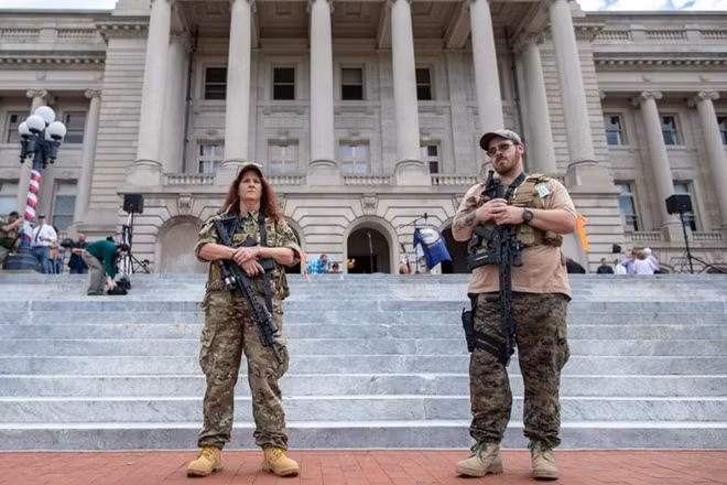 Proud Boys bị Canada coi là một tổ chức khủng bố Ảnh: FT.