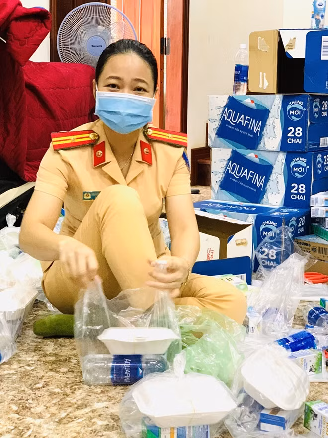 Các suất ăn do Hội Phụ nữ Công an tỉnh Gia Lai tự tay chuẩn bị.