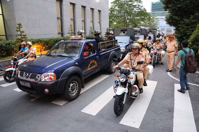 Tổ công tác 363, Công an TP Hồ Chí Minh ra quân trấn áp tội phạm.