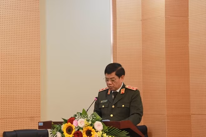 Trung tướng Đoàn Duy Khương phát biểu tại buổi kiểm tra.